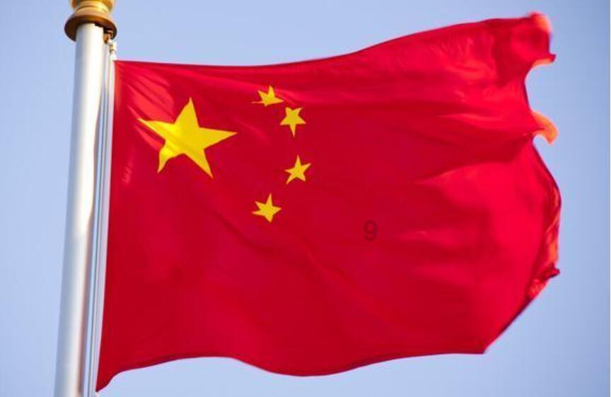 云南财经大学东门小游园：很有书香味